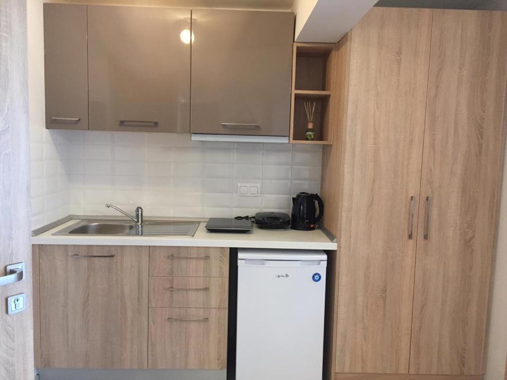 Thomas Studios & Apartments Paralia Екстериор снимка