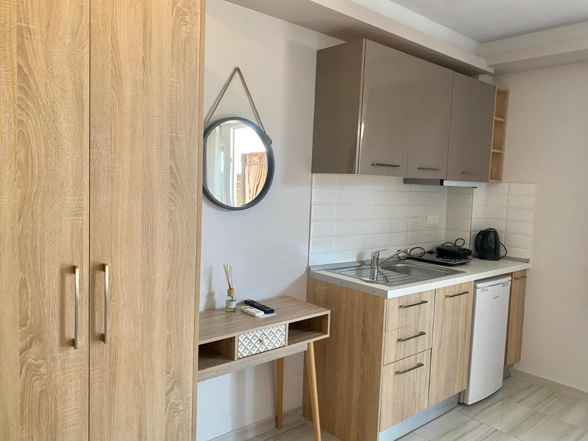 Thomas Studios & Apartments Paralia Екстериор снимка