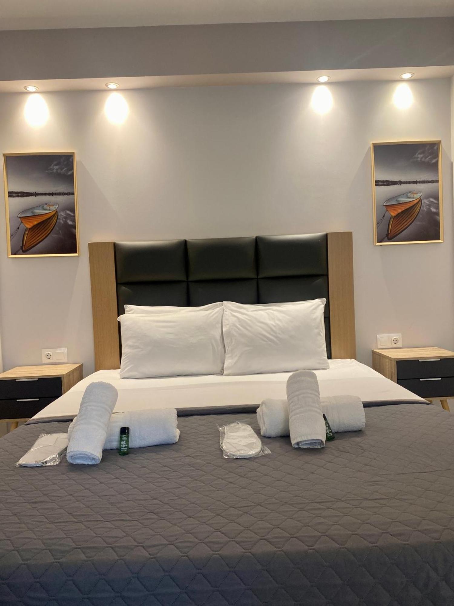 Thomas Studios & Apartments Paralia Екстериор снимка